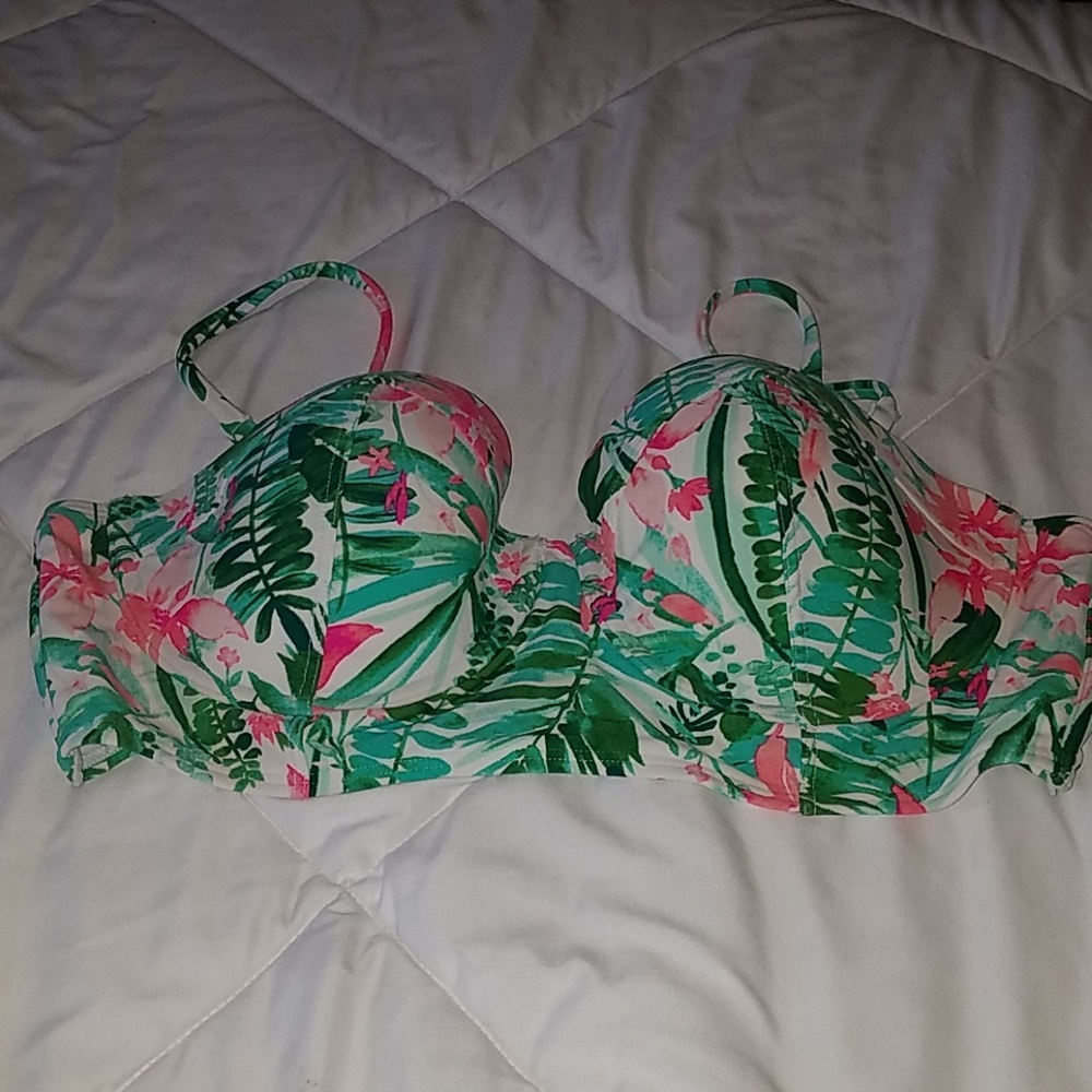 Old Navy tropical print bikini top Size L